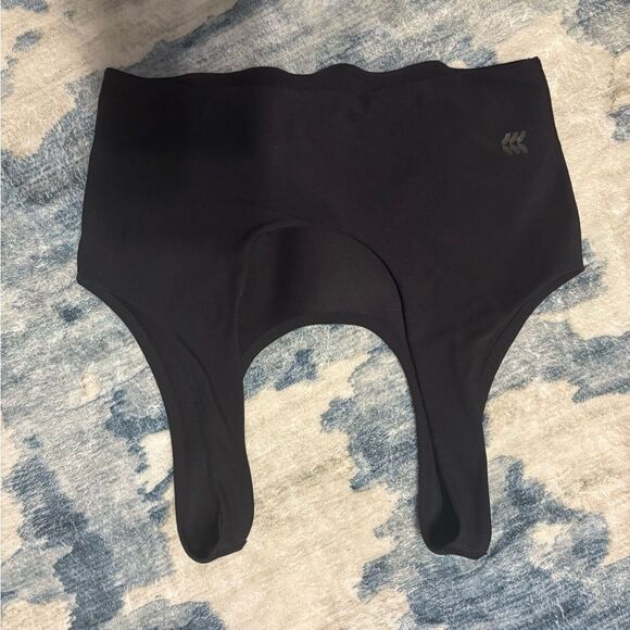 Target: All in motion Black sports bra! - Picture 3 of 4